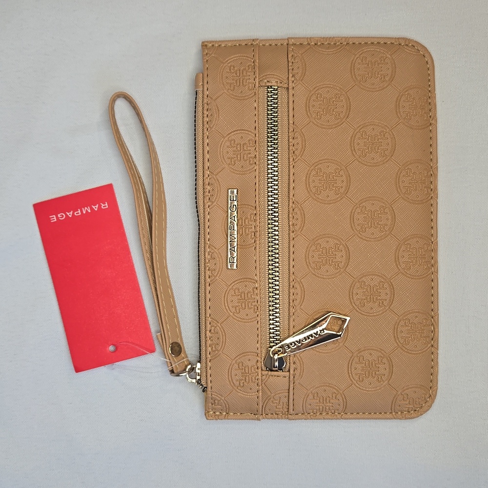 Rampage Wristlet beige Nwt New with tags